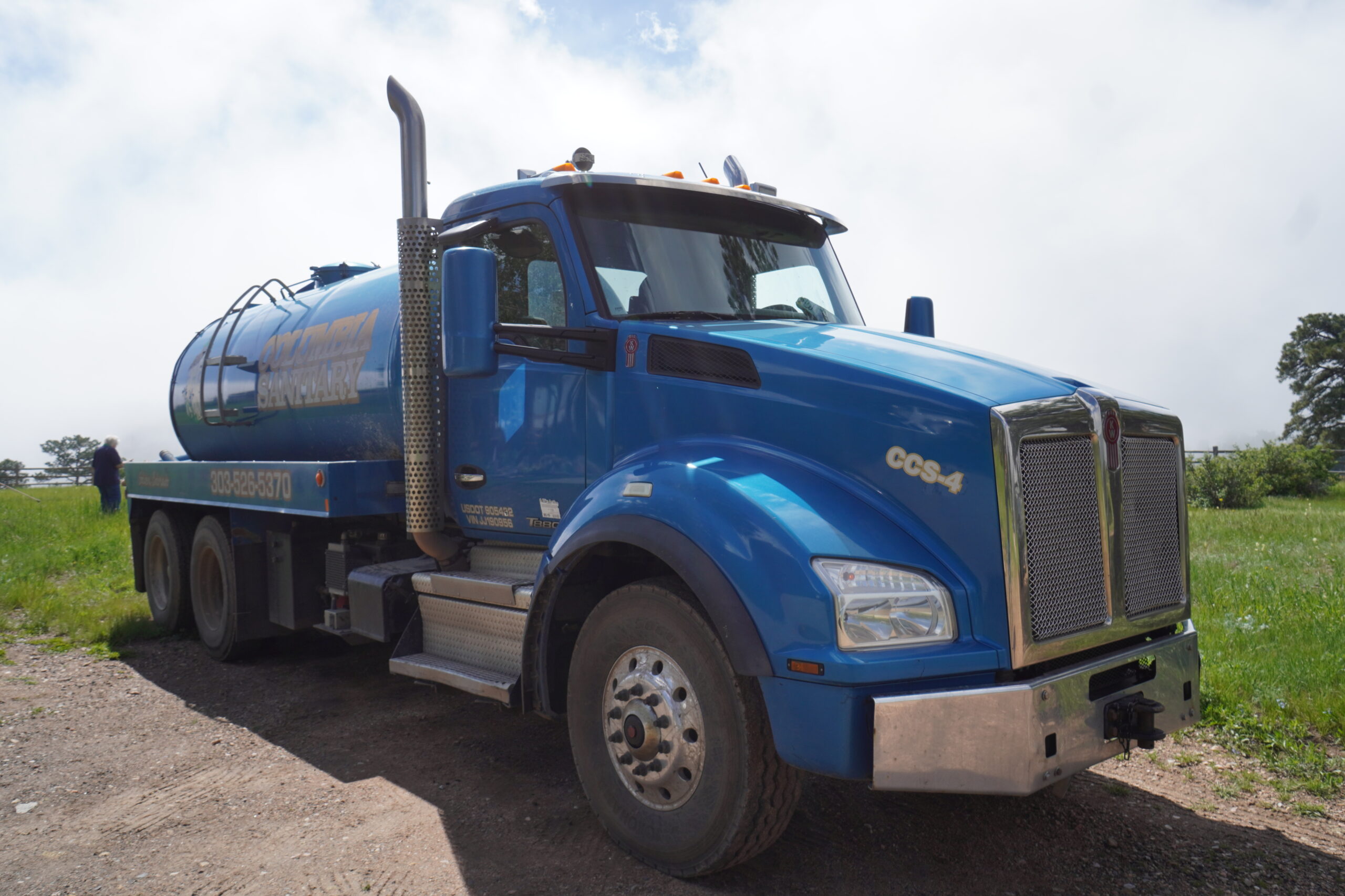 septic pump truck