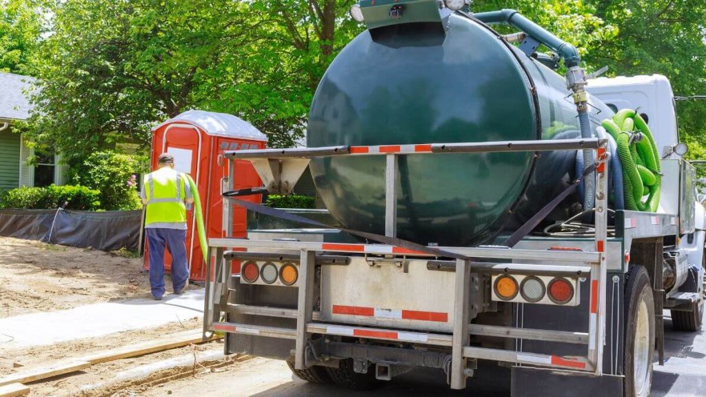 pump truck backing up | Starting septic waste company 2023 | ServiceCore software for portable restroom & dumpster companies
