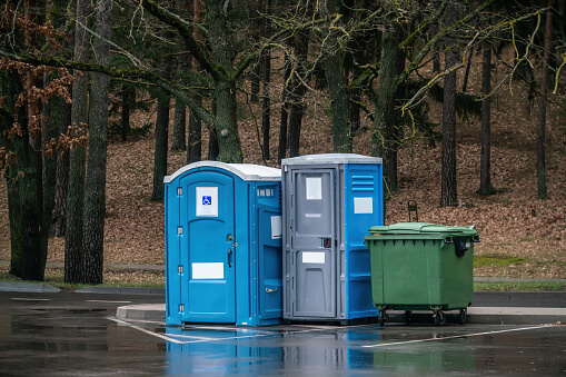 how much does a porta potty cleaner make?